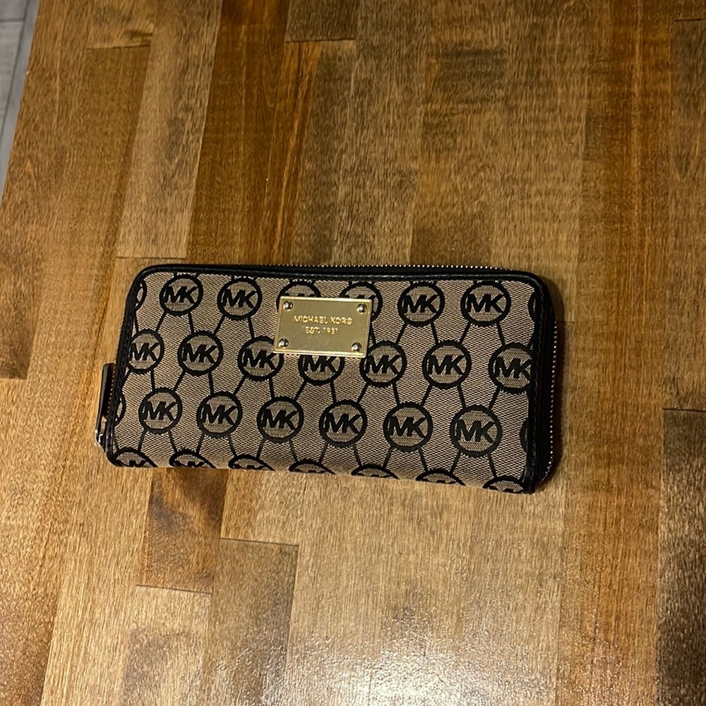 Michael Kors wallet